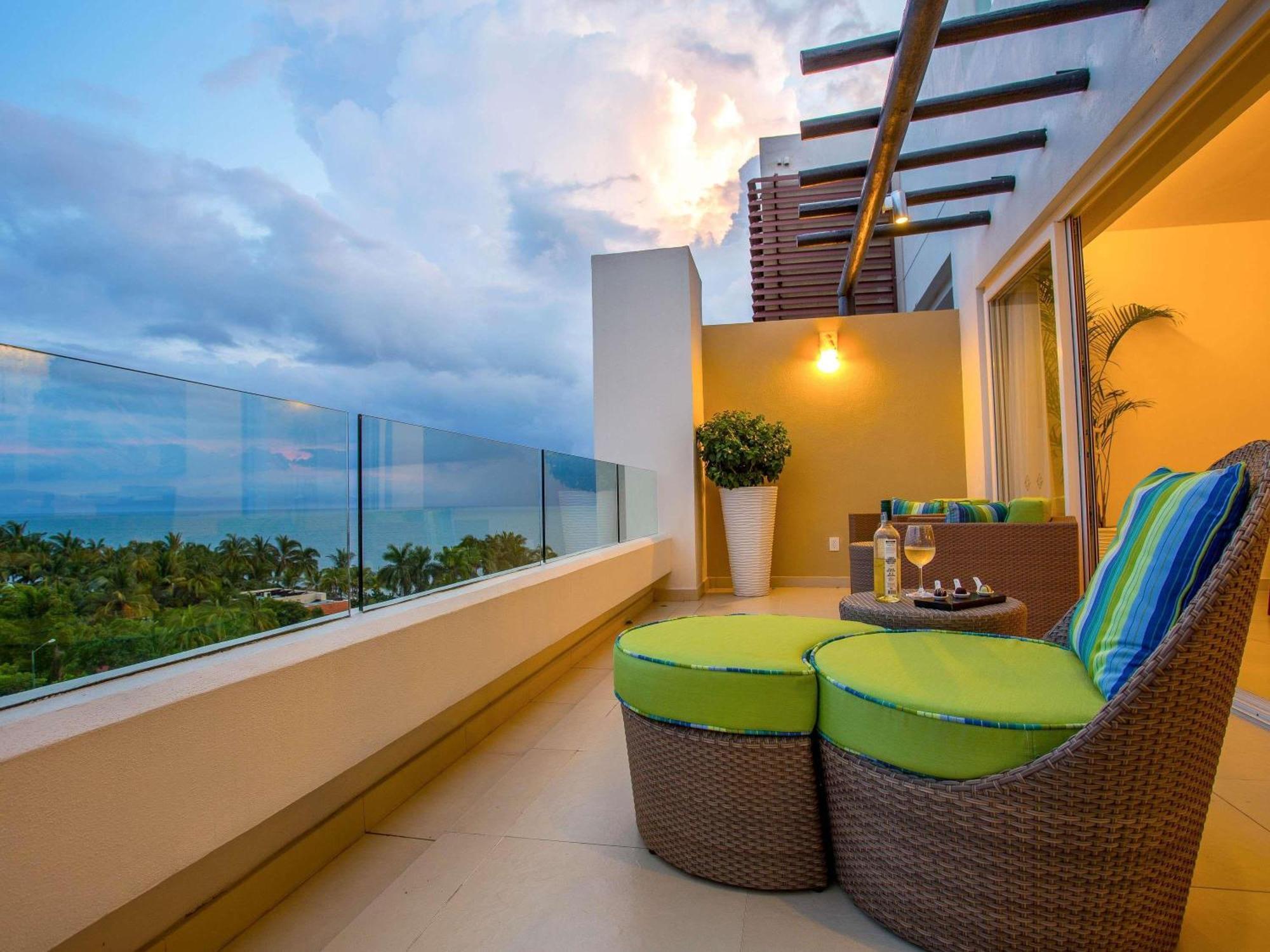 One-Bedroom King Room with Two Double Beds and Private Pool - Balcony/Kitchen,1739412471:JPEG